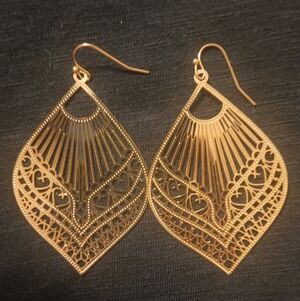 Elegant Gold Filigree Earrings